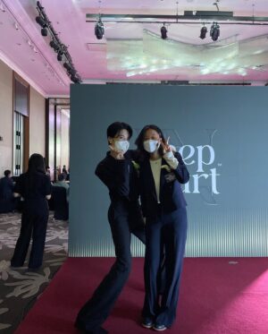 Jang Do-yeon Instagram - 꼬꼬무랑 같이 상받았지롱 
헤헿💕