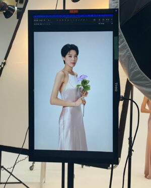 Jang Do-yeon Instagram - 카메라 찍힐 때와 모를 때🥲