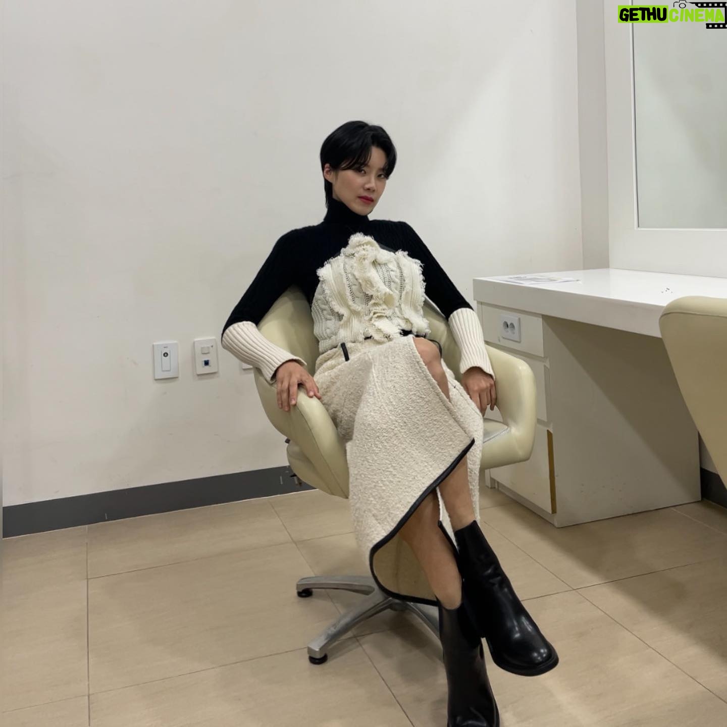 Jang Do-yeon - 37K Likes - 열심히 찍어줘서 고마워 얘들아🥲