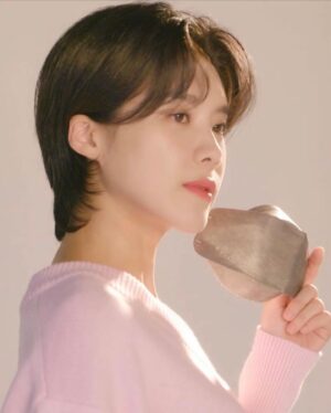 Jang Do-yeon Instagram - 헤헤 장도연 마스크 입니다
잘부탁드립니다 꾸벅 🙇‍♀️
#마스크 프렌즈 #새부리 #노아리테일 #지원정