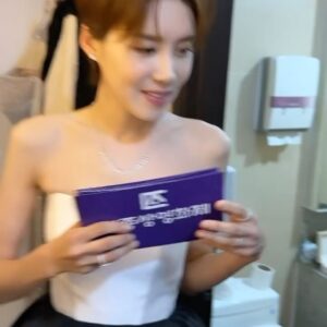 Jang Do-yeon Instagram - 성공한 영화 덕후 😎