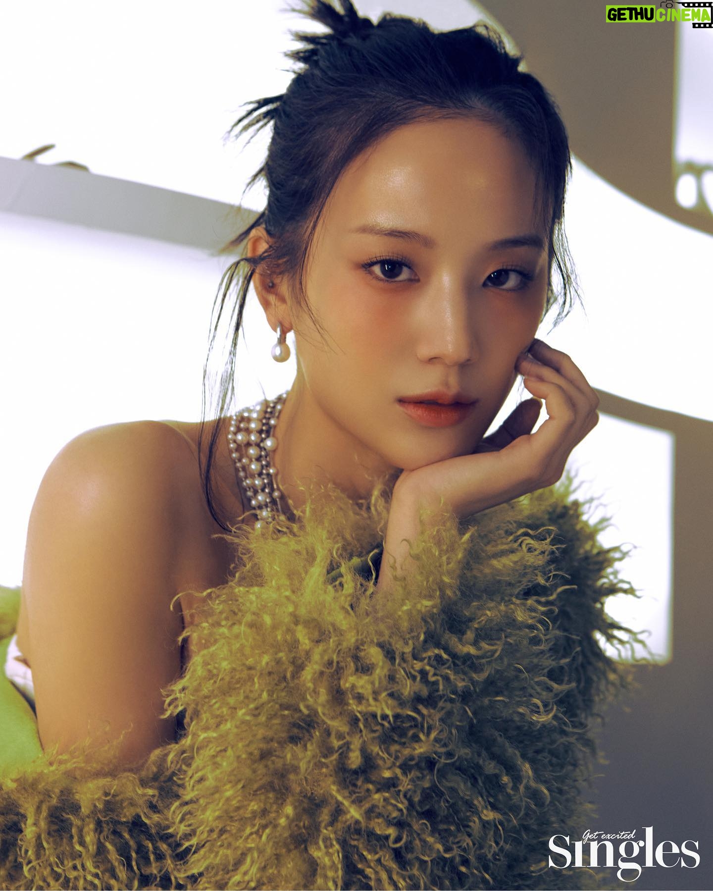 Jang Gyu-ri - 214.9K Likes - @singlesmagazine