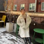 Jang Gyu-ri Instagram - #광고 겨울이다 겨울❄️ #디스커버리 #디스커버리크롭패딩 #디스커버리여성패딩 #디스커버리올리브숏패딩