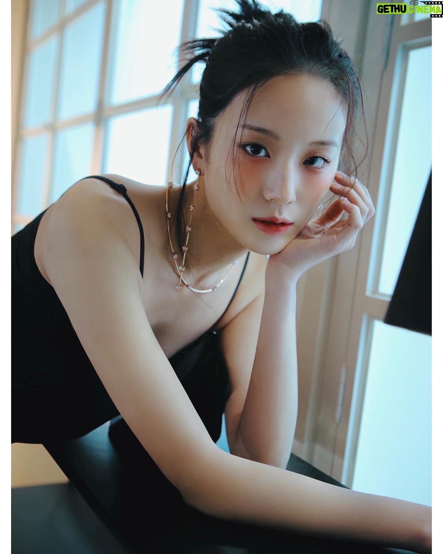 Jang Gyu-ri - 257K Likes - B읡đ¸