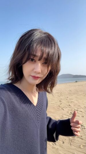 Jang Na-ra Instagram - 드디어!! 마지막 촬영중입니다🥹🥹🥹