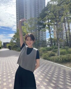 Jang Na-ra Instagram - 추석 저녁 잘 보내고 계세요? 저도 잘 지내고 있습니다🤗🤗 행복한 저녁 되시길, 사랑하는 사람들과 따뜻한 시간 보내시길, 좋은 일들이 가득 하시길 기원합니다!!💕💕