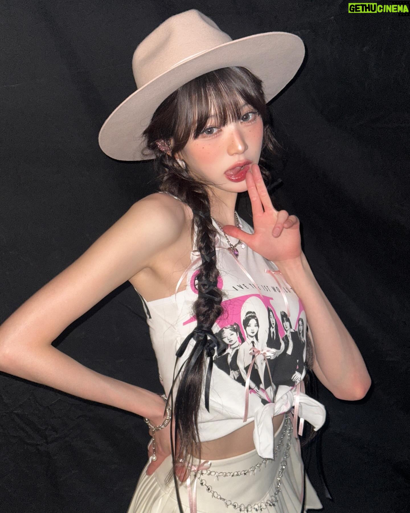 Jang Won-young Instagram - Cowgirl in TEXASπ€ππ»π
