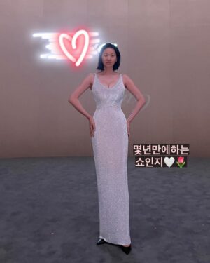 Jang Yoon-ju Instagram - 유튜브 #윤쥬르 에서 우리 조금 더 가깝게 만나요. 
하나씩 하나씩 만들어 가요. 함께:) 
🩷

#윤쥬르 
#홉앤럽 
#hopeandlove