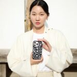 Jang Yoon-ju Instagram - 한국의 아름다운 자연과 고미술품을 현대적인 디자인으로 담아낸 케이스티파이와 국립중앙박물관의 콜라보!! 와!!멋진 작품이다!! 🩶🩵👍🏻🫶🏻 4월 22일 카카오 선물하기에서 일부 디자인 단독 선출시 한다고 해요. 그리고 5월 6일에 전체 컬렉션은 웹사이트를 통해 만나보실 수 있어요. @casetify_kr x @muds_museumgoods #NationalMuseumofKoreaxCASETiFY #국립중앙박물관x케이스티파이 #케이스티파이 #광고