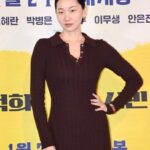 Jang Yoon-ju Instagram - 어제 영화 #시민덕희 VIP 시사회에 와주신 모든 분들께도 진심으로 감사 드려요. 🩵 #이제는말한다 #원래는하이텐션아님 #호르몬이부족한사람 #일할때만하이텐션 #호르몬엠버서더