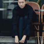 Jang Yoon-ju Instagram - The Alien is dancing on the city. 패션 화보는 나에게 놀이 이다. 비도오고 매우 추웠지만 힘들지 않았다. 사진으로 스토리와 비주얼을 만드는 작업이 나는 즐겁다. 🩶 @isseymiyakeofficial @wkorea 패션 에디터| 김신 @shin_wkorea 사진가 | 박종하 @parkjongha 헤어| Reina Kim @mua.reinakim 메이크업 | Min Kim @minkimmakeup 어시스턴트 I Jiyoon Lee @jiiyoon_paris 프로덕션 | 이길배 @guilbe_cocalight