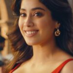 Janhvi Kapoor Instagram – What’s burger and fries without a chilled Coke®️? It’s time to witness the magic to your favourite combo when you #JustAddCoke to it! 

#JustAddCoke #CocaColaIndia #CocaCola #RealMagic #Collab