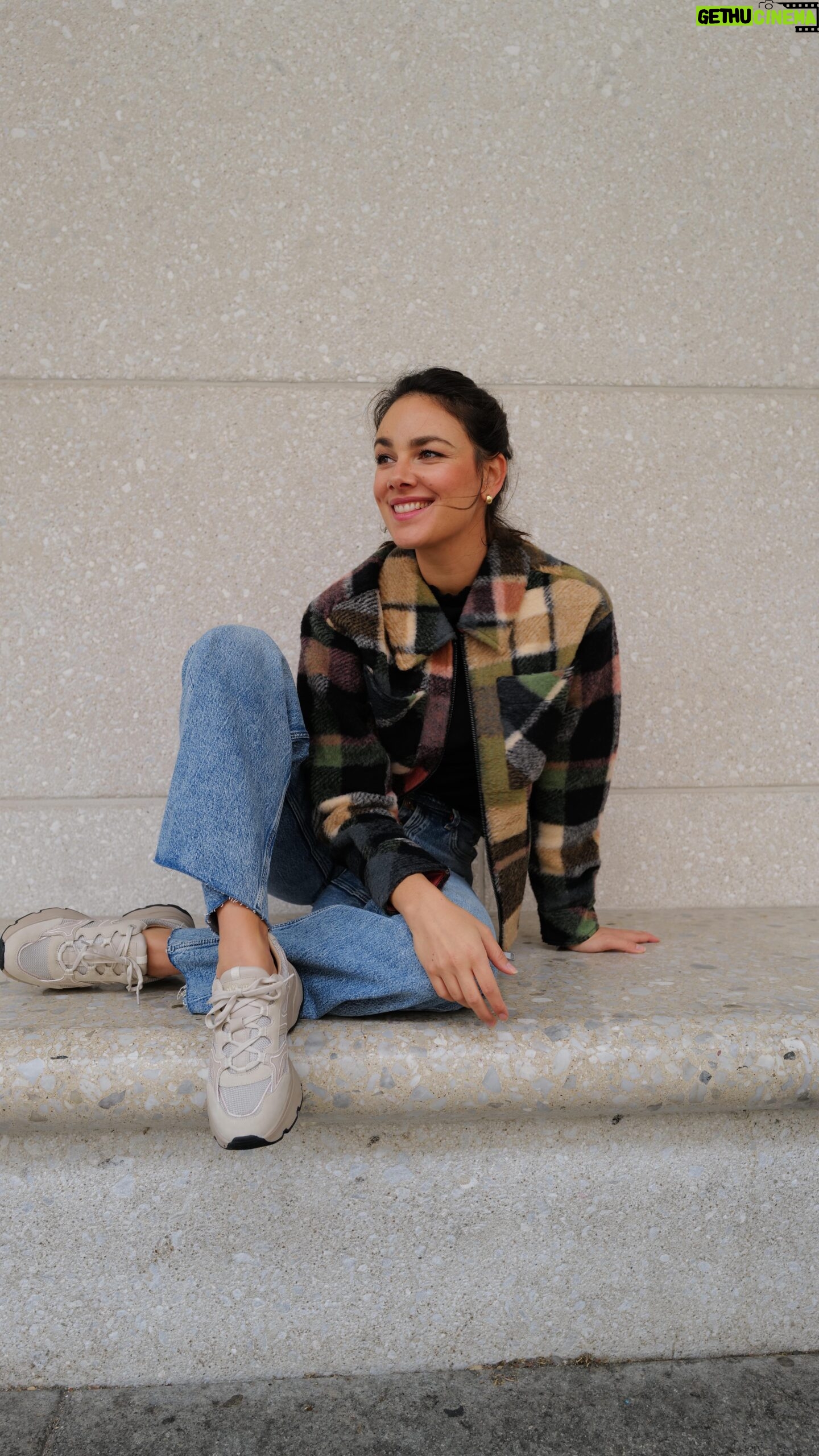 Janina Uhse Instagram - Anzeige// Egal, was der Herbst bringt, selbst Regen kann meine Laune nicht trüben. Denn als Nordlicht weiß ich: Es gibt kein schlechtes Wetter, nur die falschen Schuhe. 🍁💥Mit diesen drei Begleitern von @soliver bin ich für die kommenden Monate also bestens gerüstet. Welcher Schuh ist euer Favorit? 1,2 oder 3?#soliver