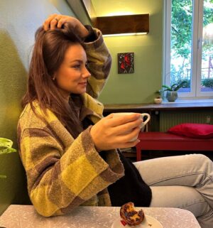 Janina Uhse Instagram - Did someone say „pasteis de nata“?