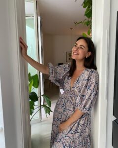 Janina Uhse Instagram - Sun is out 🥰 und ich steh am Herd und kreiere neue Gerichte für euch und @janinaandfood 🤤🍝🥗🌯🥞