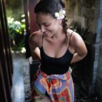 Janina Uhse Instagram – Hach… gegen so eine herrlich duftende Frangipani hinterm Ohr hätte ich jetzt nichts 🤌