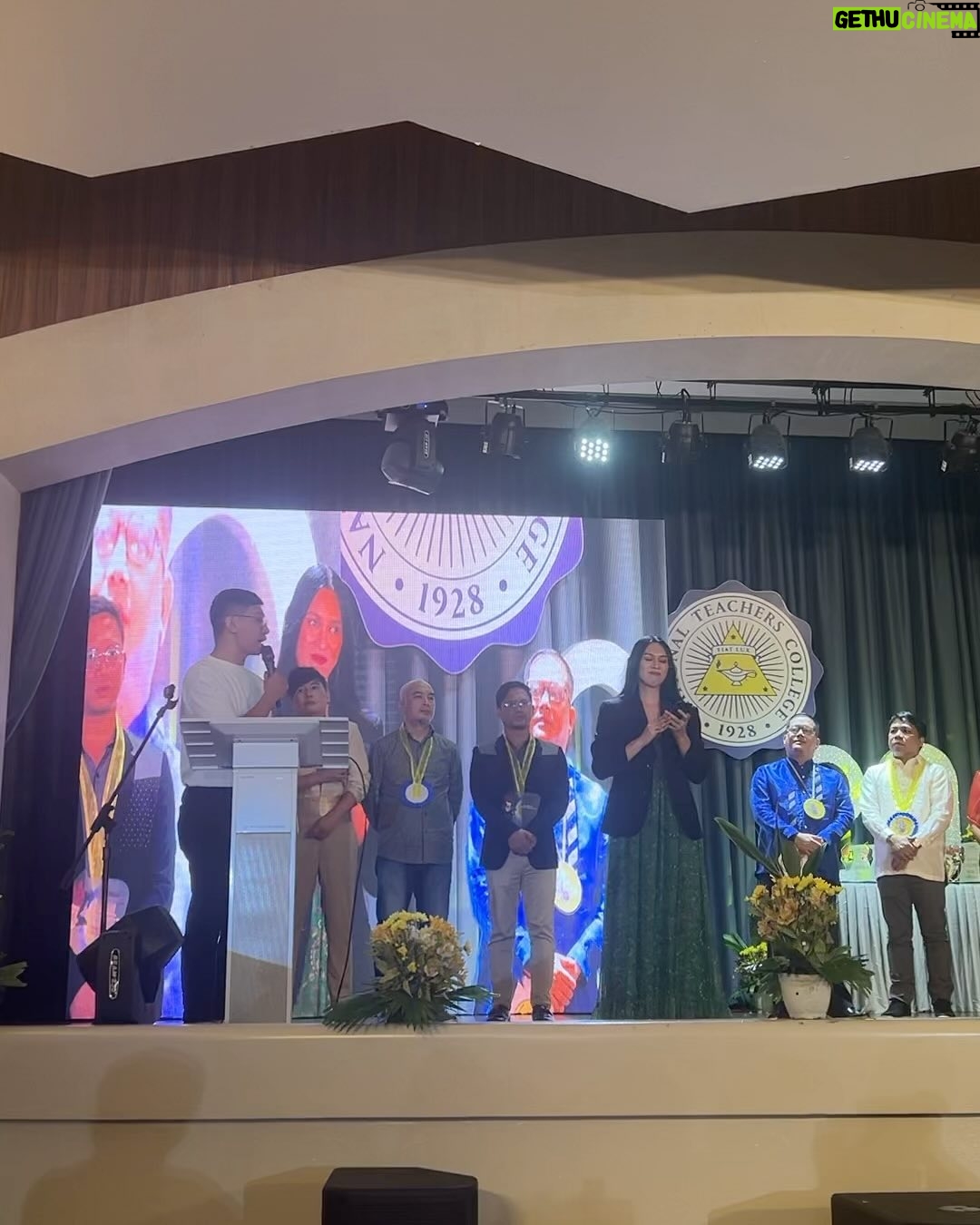 Janine Gutierrez Instagram - Maraming salamat po sa lahat ng dalubgurong bumubuo sa Gawad Pasado sa parangal na ibinigay ninyo sa akin at sa Bakit Di Mo Sabihin 🙏🏻 Thank you Direk @realflorido and @imfloreyes for allowing me to be part of this story and beautiful script. Thank you partner, @akosijcdeberat!! Thank you ate @anagfeleo as always for your guidance!! And thank you thank you @titsercarvs and @disneyaguila - sa pagmamahal at pasensya niyo samin. They translated the entire script into Filipino Sign Language. Thank you also ate @jccantosmakeup my package deal and direk @punktures ang hirap nito pero kinaya. Thank you @cinemalayaofficial for being our first home, and now @primevideoph. More power to the Deaf community in the Philippines and FSL. Here's to working towards making our country more accessible and inclusive for everyone 🤟🏻🩷