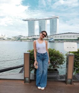 Janine Gutierrez Instagram - sibbies trip 👅 planned the details last minute so thank you @nw.travels24 @dr.travelph for helping us find hotels despite all of se asia being in sg! congrats sa lahat ng na-push ang eras tour!!!! 🫶🏻