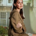 Janine Gutierrez Instagram - a hair story through different characters by hairstylist extraordinaire @jayaquino_ for @megamagazine artist confidential 🎥 so proud of you mimi jay!!! honored to be your muse and so thankful to have you in my life!!!!! thanks for sharing your creativity with all of us! you deserve all the recognition 👏🏻 Mega Magazine February 2024 is now available online and in newsstands! so excited to see it in print! photos by @_kennethtangonan make up by @antheabueno hair by @jayaquino_ styled by @mjbenitez nails by @idonailsph