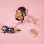Janna Nick Instagram - banyak soalan nak tanya ni.. 1. Love MV #RASACINTA ke tak? 2. teka mana satu tangan I? 3. suka look yang mana ? 4. dah tengok full MV belum? kalau belum link ada dekat Bio k! pls like & share ❤️❤️❤️