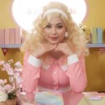 Janna Nick Instagram - banyak soalan nak tanya ni.. 1. Love MV #RASACINTA ke tak? 2. teka mana satu tangan I? 3. suka look yang mana ? 4. dah tengok full MV belum? kalau belum link ada dekat Bio k! pls like & share ❤️❤️❤️