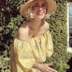 January Jones Instagram – Got dressed up to do chores on my bday! Thanks for all the love this year, it’s my wish today that this year I spend a tad less time in my backyard.