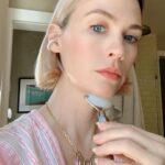 January Jones Instagram – Finding a face oil that isn’t packed with toxins or harsh ingredients that can damage your skin’s barrier is no longer difficult thanks to @truebotanicals Renew Pure Radiance Oil. I love this face oil because it’s formulated with ingredients that not only hydrate the skin, but deliver all the anti-aging benefits you need to keep your skin plump and glowy. I love massaging mine in with this limited-edition Moonstone roller that also helps with depuffing. You can get both in the You Make Me Glow kit on truebotanicals.com #truebotanicalspartner