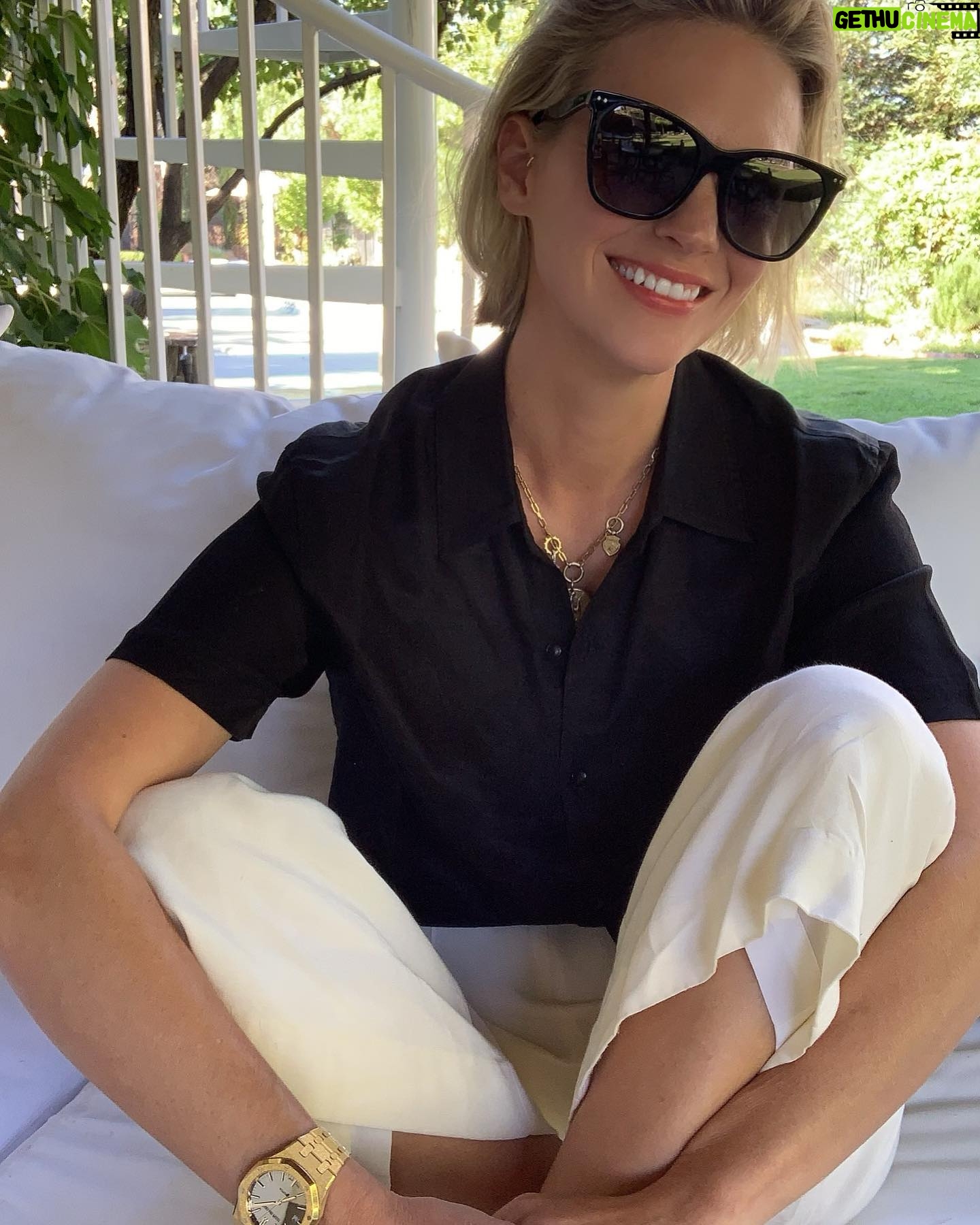 January Jones Instagram - I just found out itโs Friday, have a great wknd peeps! ๐