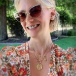 January Jones Instagram – Kid: “ew mom don’t smile at me you look scary.”
Me: “why is there something in my teeth?” Kid: “did you fall in the dirt?” Me: “must be my smoothie, I better take a pic”
