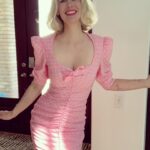 January Jones Instagram - 🐣💕