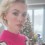January Jones Instagram - Merry Christmas Eve ❄️🎄