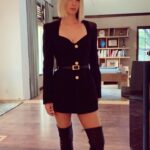 January Jones Instagram - I went out to dinner last night and decided no sweats 😷