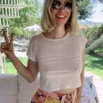 January Jones Instagram - Back to Summmmmerr!! 🌼🌸🌼