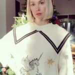 January Jones Instagram – The days after Xmas and before 2021 feeling weird/melancholy/comatose/relieved.. like should I take a nap or take down the tree or just have a drink and order more vintage sweaters off Etsy?? I’m at a loss.