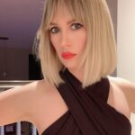 January Jones Instagram – Swipe for a Xmas gift at the end 🎅🏼