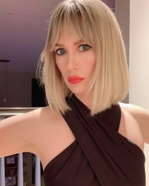 January Jones Instagram - Swipe for a Xmas gift at the end 🎅🏼