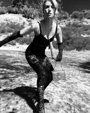 January Jones Instagram - Watches the @dolcegabbana #DGNextChapter FW21 show once.. #90sSuperModel 💃🏼
