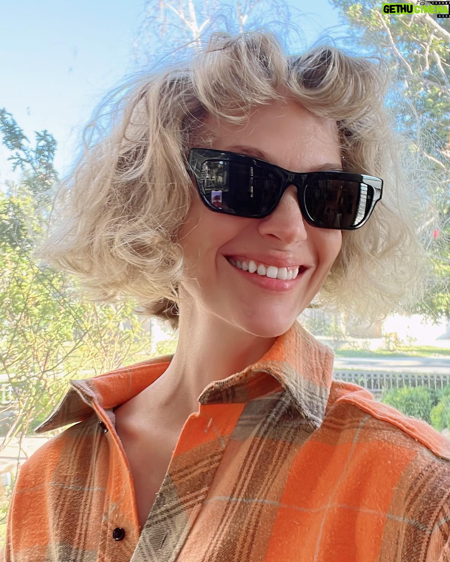 January Jones Instagram - Before and after. Thought I’d wake up with Marilyn Monroe hair but..