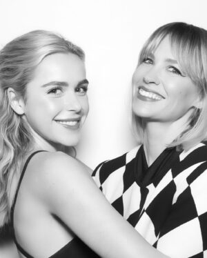 January Jones Instagram - Swipe for a Xmas gift at the end 🎅🏼