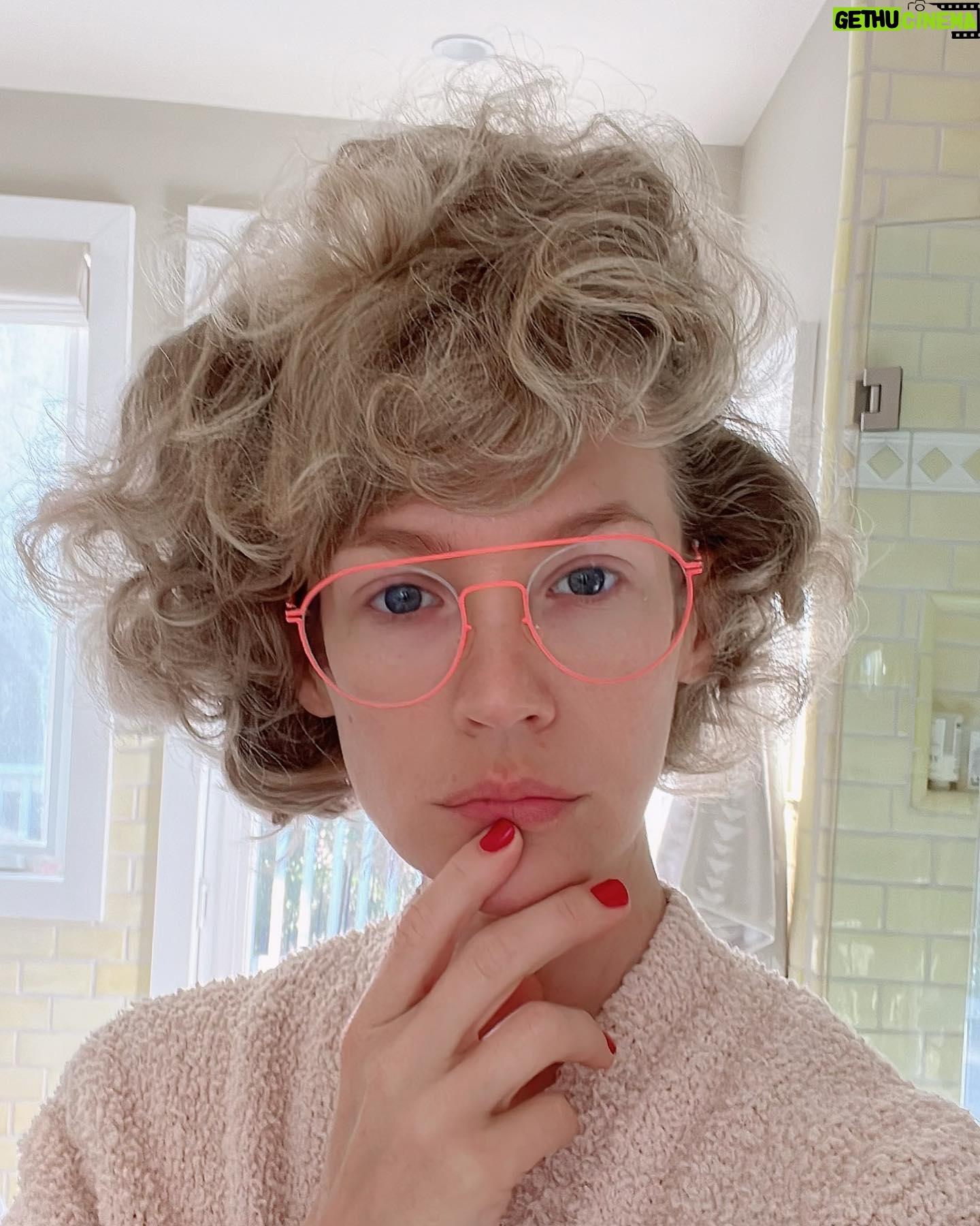 January Jones Instagram - Be wary of wearing night curlers, be very wary. 😫