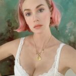 January Jones Instagram – Decided to put on mkup today, to sit inside and watch movies and b-ball playoffs. 🤷🏼‍♀️ 109 degrees out 🔥