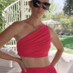 January Jones Instagram – Friday! Go get wet! 💦