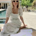 January Jones Instagram - Lost brain, a series. Some days I put OJ in my coffee or 2 bras on, how on earth am I supposed to memorize scenes again..