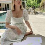 January Jones Instagram - Lost brain, a series. Some days I put OJ in my coffee or 2 bras on, how on earth am I supposed to memorize scenes again..