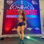 Jaque Khury Instagram - Hoje foi dia de prestigiar a galera no @mrolympiabrasil ✌🏻😄