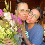 Jaque Khury Instagram - Não poderia deixar de postar a minha mamãe que eu amo @leilaacury 😍💜❤️🧡🖤💛🤍💚🤎💙