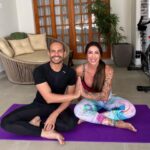 Jaque Khury Instagram - Hoje tive o prazer de conhecer as práticas da yoga 🧘‍♀️, das respirações e meditação com @dann_aguiar e em breve vamos trazer muitos conteúdos para vocês. 🧘‍♀️💜