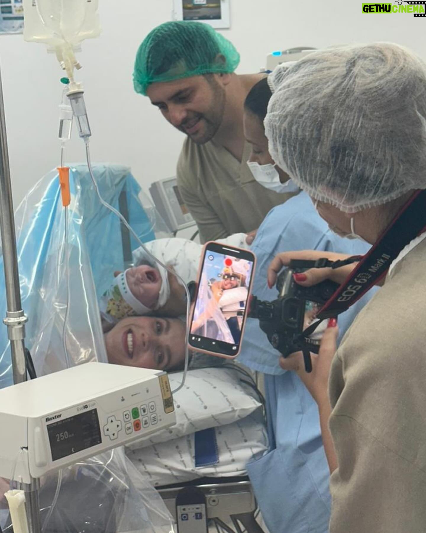 Jaque Khury Instagram - Agora eu sou tia do Martim 🫶🏻 obrigada Deus ele é lindo 🤩 @caroline_c_rodrigues @mauricio__km43