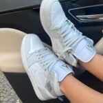 Jaque Khury Instagram - Bom dia pessoal… vocês sabem que eu prezo muito o conforto principalmente nos pés. Então estou curtindo muito essa moda de tenis com vestido… O nike jordan dá o maior estilo para qualquer look. Vai da academia até a balada. Me apeguei… e a @loja.authentictenis tem modelos exclusivos de fora do país, tudo original. Esse que estou é raridade!!! Amooo! 👌