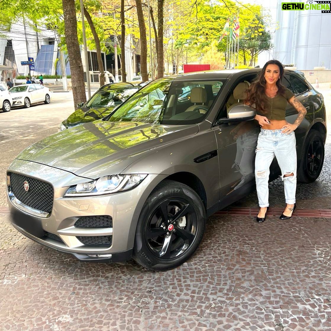 Jaque Khury Instagram - Ontem realizei mais sonho na minha vida, que foi pegar um carro que eu queria há muito tempo. E a @tonyveiculosoficial possibilitou isso de uma forma muito bacana e justa!!! Me atenderam super bem, pegaram meu carrinho antigo num valor justo(quem quiser comprar ta lá) e indico muito a loja @tonyveiculosoficial 😄 obrigada Fabio pela atenção. Eu estou muuuuito feliz 🙃 Obrigada Deus 🙏🏻